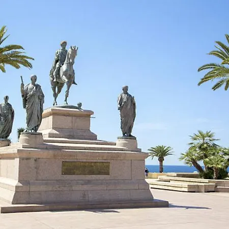 Superbe Pieds Dans L'eau - Parking Gratuit - Terrasse - Emplacement Ideal Dans De Standing *