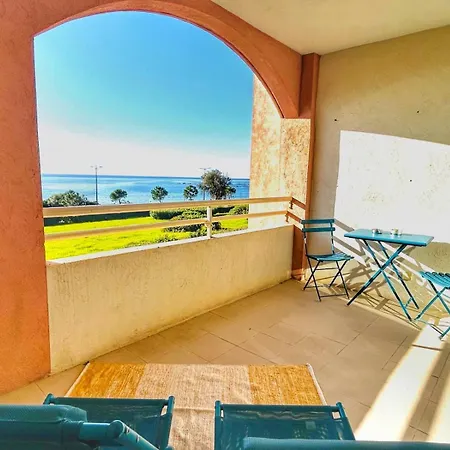 Superbe Pieds Dans L'eau - Parking Gratuit - Terrasse - Emplacement Ideal Dans De Standing Appartement