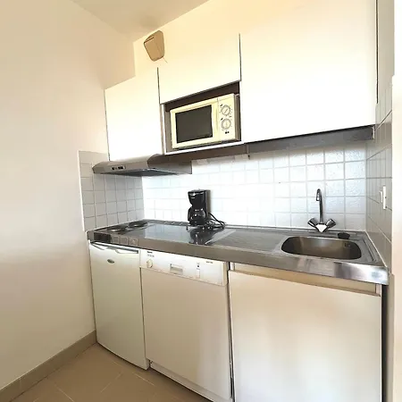 Superbe Pieds Dans L'eau - Parking Gratuit - Terrasse - Emplacement Ideal Dans De Standing *