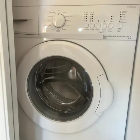 Superbe Pieds Dans L'eau - Parking Gratuit - Terrasse - Emplacement Ideal Dans De Standing Appartement *