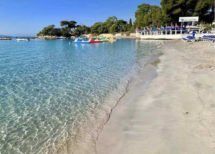 Superbe Pieds Dans L'eau - Parking Gratuit - Terrasse - Emplacement Ideal Dans De Standing Αζάτσιο