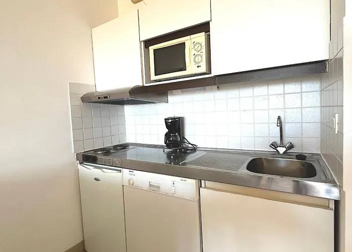 Superbe Pieds Dans L'eau - Parking Gratuit - Terrasse - Emplacement Ideal Dans De Standing *